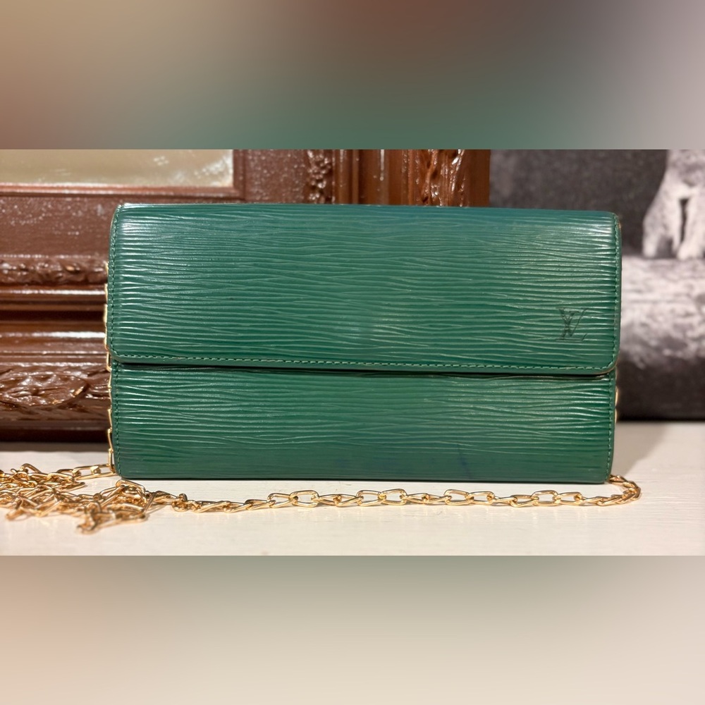 Gorgeous Authentic Vintage Louis Vuitton Epi Wallet - Picture 2 of 10
